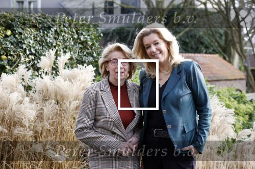 Woerden 21 januari 2021
Liane den Haan , lijsttrekker 50 plus wordt thuis geinterviewd door Nick Dijkman van Story. Liane woont samen met haar kinderen en haar moeder in 1 huis.