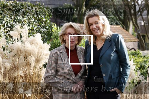 Woerden 21 januari 2021
Liane den Haan , lijsttrekker 50 plus wordt thuis geinterviewd door Nick Dijkman van Story. Liane woont samen met haar kinderen en haar moeder in 1 huis.