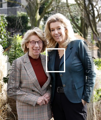 Woerden 21 januari 2021
Liane den Haan , lijsttrekker 50 plus wordt thuis geinterviewd door Nick Dijkman van Story. Liane woont samen met haar kinderen en haar moeder in 1 huis.