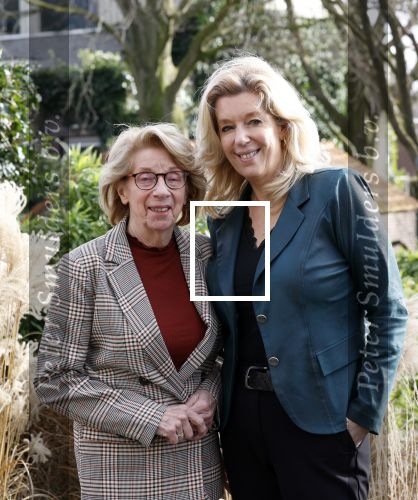 Woerden 21 januari 2021
Liane den Haan , lijsttrekker 50 plus wordt thuis geinterviewd door Nick Dijkman van Story. Liane woont samen met haar kinderen en haar moeder in 1 huis.