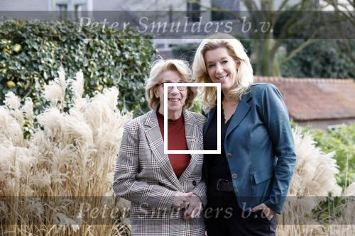 Woerden 21 januari 2021
Liane den Haan , lijsttrekker 50 plus wordt thuis geinterviewd door Nick Dijkman van Story. Liane woont samen met haar kinderen en haar moeder in 1 huis.