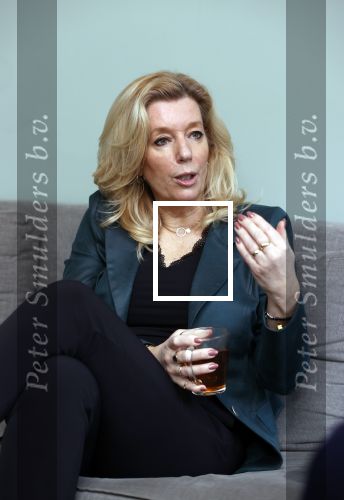 Woerden 21 januari 2021
Liane den Haan , lijsttrekker 50 plus wordt thuis geinterviewd door Nick Dijkman van Story. Liane woont samen met haar kinderen en haar moeder in 1 huis.