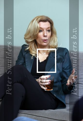 Woerden 21 januari 2021
Liane den Haan , lijsttrekker 50 plus wordt thuis geinterviewd door Nick Dijkman van Story. Liane woont samen met haar kinderen en haar moeder in 1 huis.