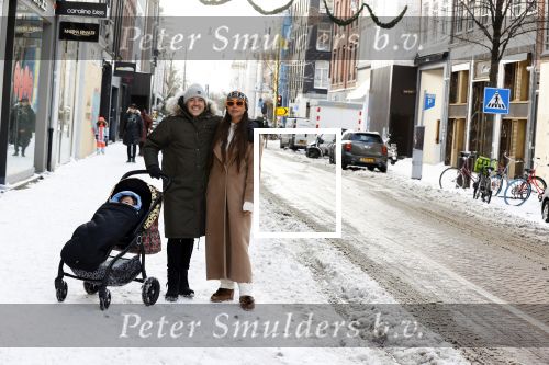 Amsterdam 9 februari 2021
Lil Kleine met zijn vri4ndin Jamie Vaes en hun zoon Lio