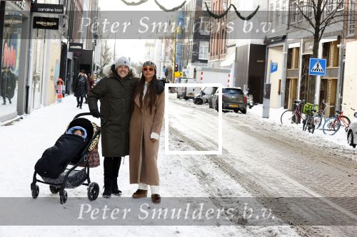Amsterdam 9 februari 2021
Lil Kleine met zijn vri4ndin Jamie Vaes en hun zoon Lio
