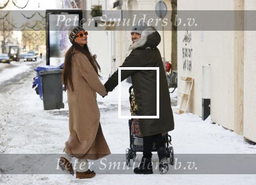 Amsterdam 9 februari 2021
Lil Kleine met zijn vri4ndin Jamie Vaes en hun zoon Lio