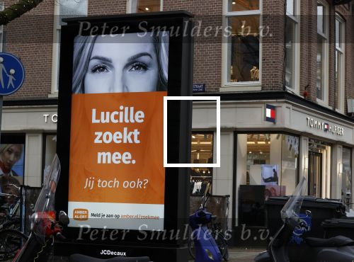 Amsterdam 15 januari 2021
Abri Amber Alert op de pc hooftstraat met Lucille Werner Froukje de Both en Kim Lin v d Meij