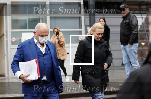 Utrecht 2 februari 2021
Rechtszaak Rachel Hazes tegen haar oude PA Marieke v Beek . Royce de Vries is de advocaat van Rachel. Marieke heeft advocaat Bernhard Tomlow. Ricardo Klaverdijk Big Willem v Boxtel en Jacqueline v d Gijp waren aanwezig.