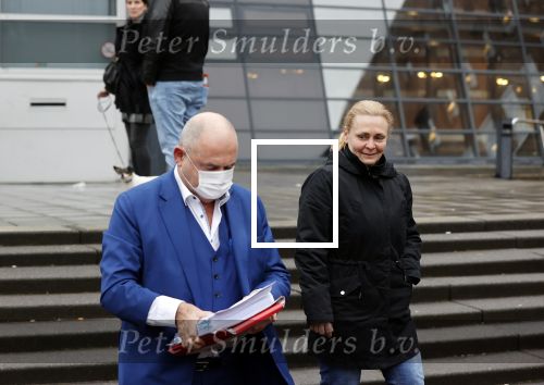 Utrecht 2 februari 2021
Rechtszaak Rachel Hazes tegen haar oude PA Marieke v Beek . Royce de Vries is de advocaat van Rachel. Marieke heeft advocaat Bernhard Tomlow. Ricardo Klaverdijk Big Willem v Boxtel en Jacqueline v d Gijp waren aanwezig.