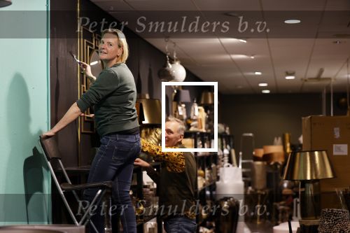 Noordwijk 14 januari 2021
Martien Meiland en zijn vrouw Erica helpen hun dochter Montana met de verbouwing van haar winkel.