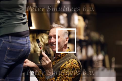 Noordwijk 14 januari 2021
Martien Meiland en zijn vrouw Erica helpen hun dochter Montana met de verbouwing van haar winkel.