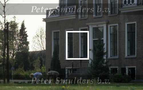 Maarsen 196 April 1991
Berend Boudewijn en Martine Bijl werkend in hun tuin.
Exclusieve fotoâ€™s