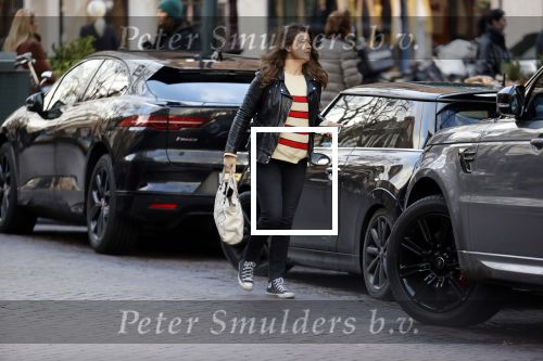 Amsterdam 23 januari 2021
Merel Westrik koopt kleding bij Suitsudio op de cornelis schuytstraat. Merel is 5 maanden zwanger . Ze komt met haar styliste en worden door twee verkopers geholpen.