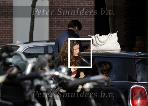 Amsterdam 23 januari 2021
Merel Westrik koopt kleding bij Suitsudio op de cornelis schuytstraat. Merel is 5 maanden zwanger . Ze komt met haar styliste en worden door twee verkopers geholpen.