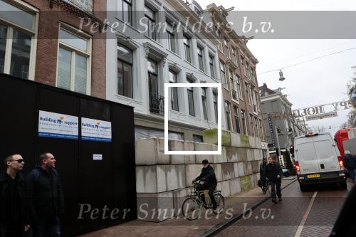 Amsterdam 27 januari 2021
Alle winkels in de pc hooftstraat zijn af getimmerd met hout ivm de verwachtte rellen en plunderingen.