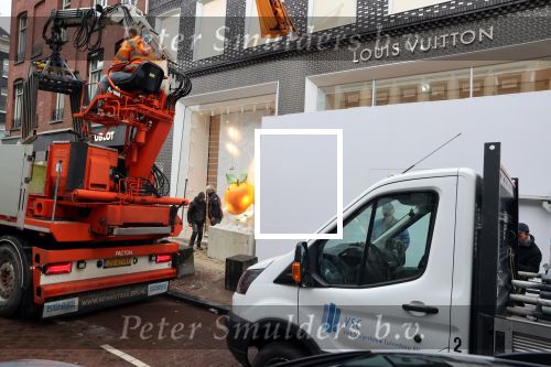 Amsterdam 27 januari 2021
Alle winkels in de pc hooftstraat zijn af getimmerd met hout ivm de verwachtte rellen en plunderingen.