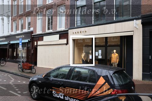 Amsterdam 27 januari 2021
Alle winkels in de pc hooftstraat zijn af getimmerd met hout ivm de verwachtte rellen en plunderingen.
