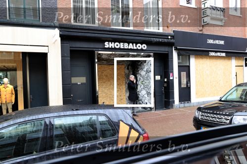 Amsterdam 27 januari 2021
Alle winkels in de pc hooftstraat zijn af getimmerd met hout ivm de verwachtte rellen en plunderingen.