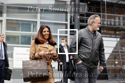 Utrecht 2 februari 2021
Rechtszaak Rachel Hazes tegen haar oude PA Marieke v Beek . Royce de Vries is de advocaat van Rachel. Marieke heeft advocaat Bernhard Tomlow. Ricardo Klaverdijk Big Willem v Boxtel en Jacqueline v d Gijp waren aanwezig.