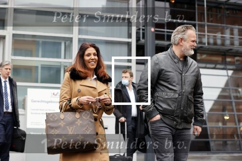 Utrecht 2 februari 2021
Rechtszaak Rachel Hazes tegen haar oude PA Marieke v Beek . Royce de Vries is de advocaat van Rachel. Marieke heeft advocaat Bernhard Tomlow. Ricardo Klaverdijk Big Willem v Boxtel en Jacqueline v d Gijp waren aanwezig.