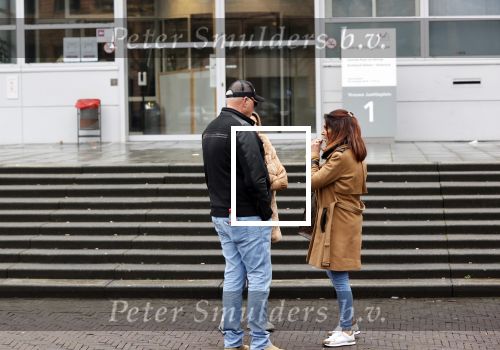 Utrecht 2 februari 2021
Rechtszaak Rachel Hazes tegen haar oude PA Marieke v Beek . Royce de Vries is de advocaat van Rachel. Marieke heeft advocaat Bernhard Tomlow. Ricardo Klaverdijk Big Willem v Boxtel en Jacqueline v d Gijp waren aanwezig.