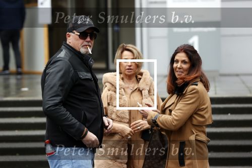 Utrecht 2 februari 2021
Rechtszaak Rachel Hazes tegen haar oude PA Marieke v Beek . Royce de Vries is de advocaat van Rachel. Marieke heeft advocaat Bernhard Tomlow. Ricardo Klaverdijk Big Willem v Boxtel en Jacqueline v d Gijp waren aanwezig.