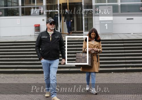 Utrecht 2 februari 2021
Rechtszaak Rachel Hazes tegen haar oude PA Marieke v Beek . Royce de Vries is de advocaat van Rachel. Marieke heeft advocaat Bernhard Tomlow. Ricardo Klaverdijk Big Willem v Boxtel en Jacqueline v d Gijp waren aanwezig.
