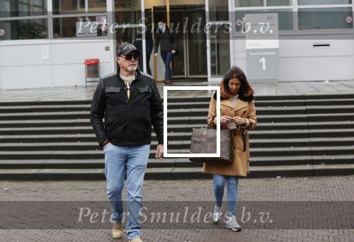 Utrecht 2 februari 2021
Rechtszaak Rachel Hazes tegen haar oude PA Marieke v Beek . Royce de Vries is de advocaat van Rachel. Marieke heeft advocaat Bernhard Tomlow. Ricardo Klaverdijk Big Willem v Boxtel en Jacqueline v d Gijp waren aanwezig.