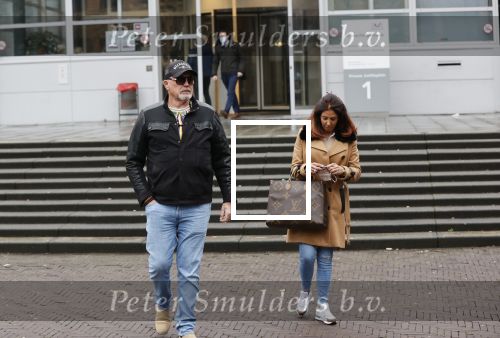 Utrecht 2 februari 2021
Rechtszaak Rachel Hazes tegen haar oude PA Marieke v Beek . Royce de Vries is de advocaat van Rachel. Marieke heeft advocaat Bernhard Tomlow. Ricardo Klaverdijk Big Willem v Boxtel en Jacqueline v d Gijp waren aanwezig.