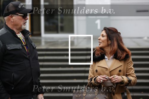 Utrecht 2 februari 2021
Rechtszaak Rachel Hazes tegen haar oude PA Marieke v Beek . Royce de Vries is de advocaat van Rachel. Marieke heeft advocaat Bernhard Tomlow. Ricardo Klaverdijk Big Willem v Boxtel en Jacqueline v d Gijp waren aanwezig.