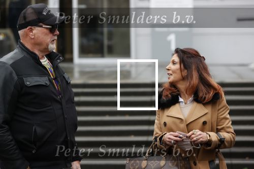 Utrecht 2 februari 2021
Rechtszaak Rachel Hazes tegen haar oude PA Marieke v Beek . Royce de Vries is de advocaat van Rachel. Marieke heeft advocaat Bernhard Tomlow. Ricardo Klaverdijk Big Willem v Boxtel en Jacqueline v d Gijp waren aanwezig.
