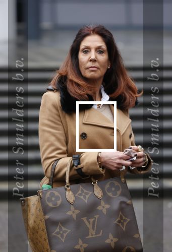 Utrecht 2 februari 2021
Rechtszaak Rachel Hazes tegen haar oude PA Marieke v Beek . Royce de Vries is de advocaat van Rachel. Marieke heeft advocaat Bernhard Tomlow. Ricardo Klaverdijk Big Willem v Boxtel en Jacqueline v d Gijp waren aanwezig.