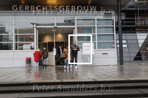 Utrecht 2 februari 2021
Rechtszaak Rachel Hazes tegen haar oude PA Marieke v Beek . Royce de Vries is de advocaat van Rachel. Marieke heeft advocaat Bernhard Tomlow. Ricardo Klaverdijk Big Willem v Boxtel en Jacqueline v d Gijp waren aanwezig.