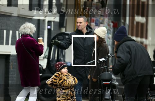 Amsterdam 6 januari 2021
Raoul Heertje met zijn vrouw en dochter in Amsterdam zuid