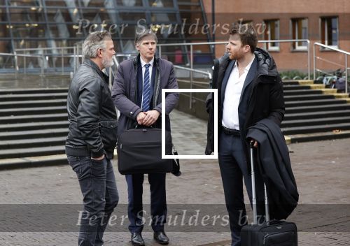 Utrecht 2 februari 2021
Rechtszaak Rachel Hazes tegen haar oude PA Marieke v Beek . Royce de Vries is de advocaat van Rachel. Marieke heeft advocaat Bernhard Tomlow. Ricardo Klaverdijk Big Willem v Boxtel en Jacqueline v d Gijp waren aanwezig.