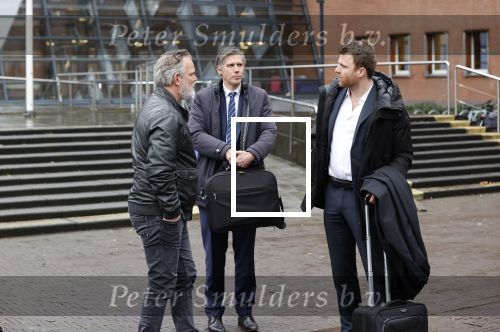 Utrecht 2 februari 2021
Rechtszaak Rachel Hazes tegen haar oude PA Marieke v Beek . Royce de Vries is de advocaat van Rachel. Marieke heeft advocaat Bernhard Tomlow. Ricardo Klaverdijk Big Willem v Boxtel en Jacqueline v d Gijp waren aanwezig.