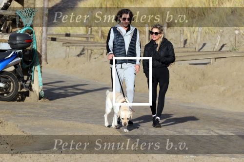 Schoorl 2 januari 2020Sonja Bakker en barry v Suijdam met hun hond op het strand.