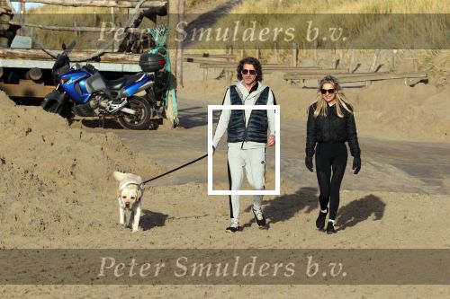 Schoorl 2 januari 2020Sonja Bakker en barry v Suijdam met hun hond op het strand.
