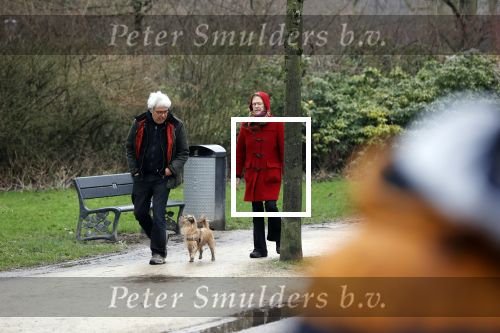 Amsterdam 5 februari 2021
Theodor Holman met partner en hond in het vondelpark