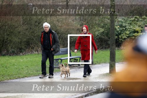 Amsterdam 5 februari 2021
Theodor Holman met partner en hond in het vondelpark
