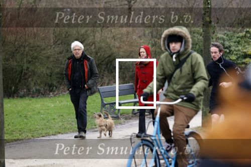 Amsterdam 5 februari 2021
Theodor Holman met partner en hond in het vondelpark