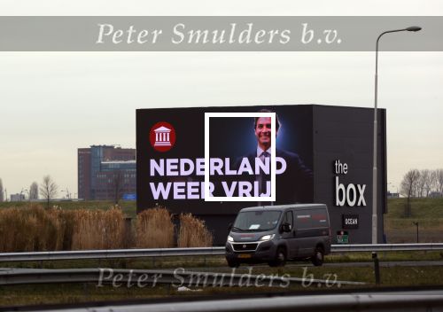 Schiphol A4 15 januari 2021
Abri Forum voor democratie met foto van Thierry Baudet