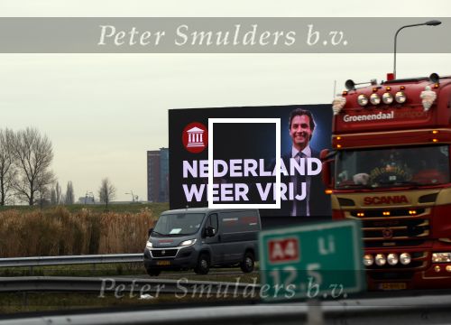 Schiphol A4 15 januari 2021
Abri Forum voor democratie met foto van Thierry Baudet