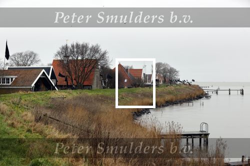 Uitdam 7 januari 2021
Katja Schuurman en de andere bewoners van Uitdam protesteren met zwarte vlaggen tegen de plannen om de dijken te verzwaren.
