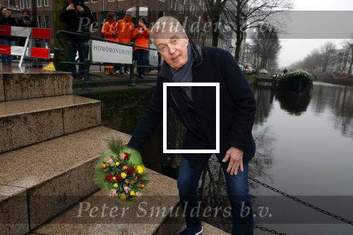 Amsterdam 15 januari 2021
Andre v Duin doopt zijn tulp in de westertoren en gaat daarna op een grote boot tulpen uitdelen op de grachten van Amsterdam.