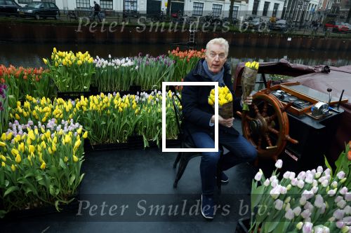 Amsterdam 15 januari 2021
Andre v Duin doopt zijn tulp in de westertoren en gaat daarna op een grote boot tulpen uitdelen op de grachten van Amsterdam.