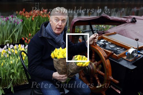 Amsterdam 15 januari 2021
Andre v Duin doopt zijn tulp in de westertoren en gaat daarna op een grote boot tulpen uitdelen op de grachten van Amsterdam.