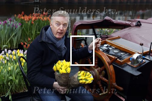Amsterdam 15 januari 2021
Andre v Duin doopt zijn tulp in de westertoren en gaat daarna op een grote boot tulpen uitdelen op de grachten van Amsterdam.