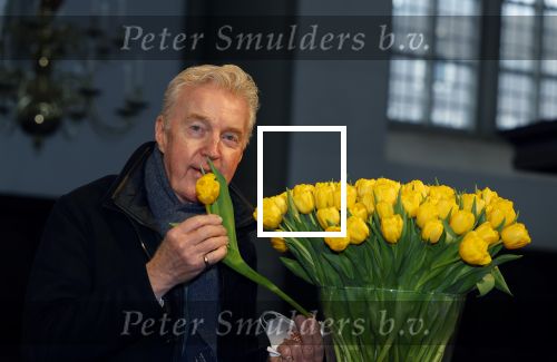 Amsterdam 15 januari 2021
Andre v Duin doopt zijn tulp in de westertoren en gaat daarna op een grote boot tulpen uitdelen op de grachten van Amsterdam.