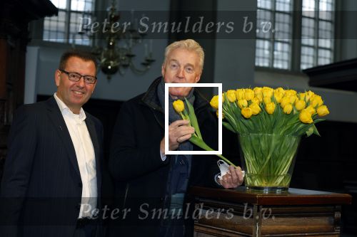 Amsterdam 15 januari 2021
Andre v Duin doopt zijn tulp in de westertoren en gaat daarna op een grote boot tulpen uitdelen op de grachten van Amsterdam.